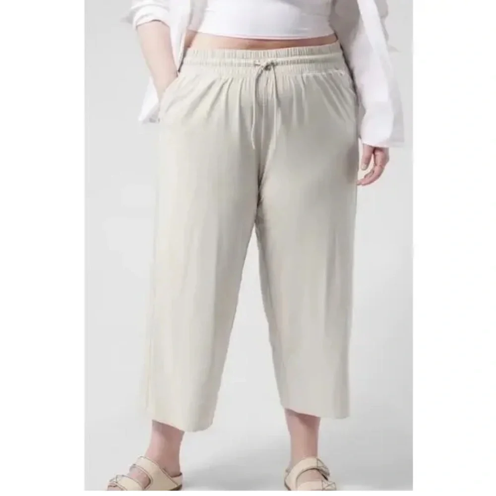 Athleta Avenue Wide Leg Crop Pant - Picture 2 of 9